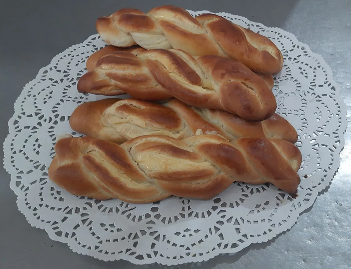 Коса с фруктовой начинкой